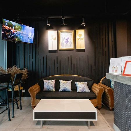 Asia Place Apartment Bangkok Buitenkant foto