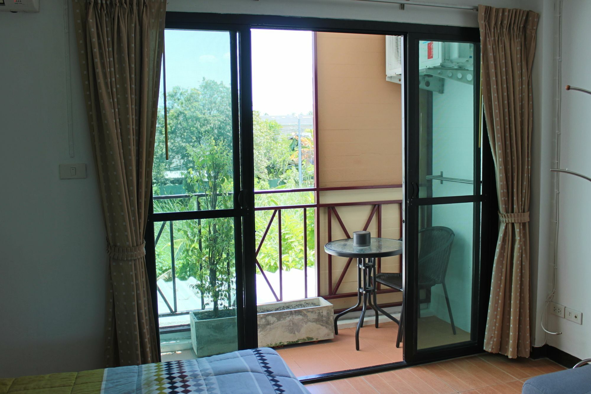 Asia Place Apartment Bangkok Buitenkant foto